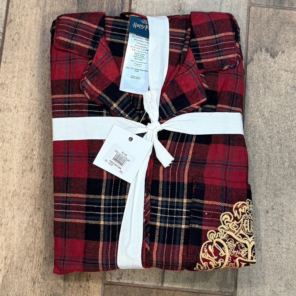 Harry Potter- Hogwarts™ Plaid Organic Pajama Set- PB teen - Picture 4 of 7